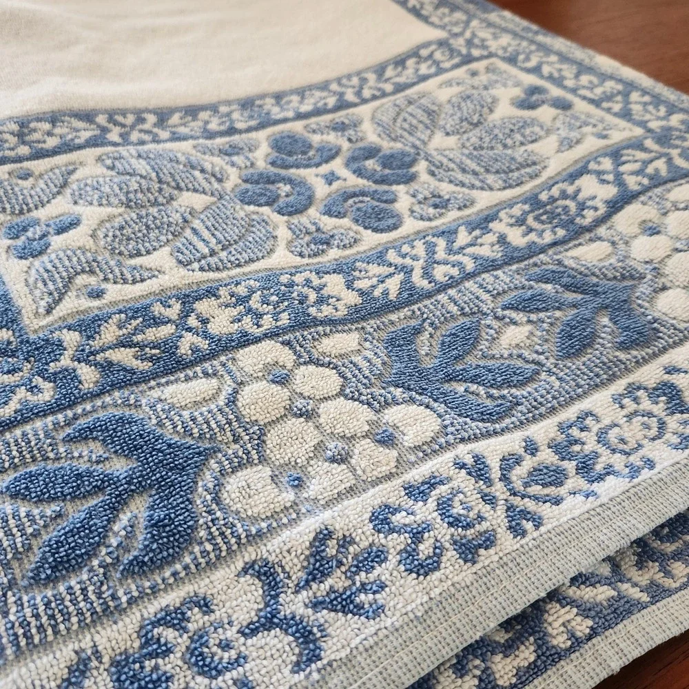 Vintage Stevens Utica Bath Towel Blue White Floral Sculpted Cotton USA 60s